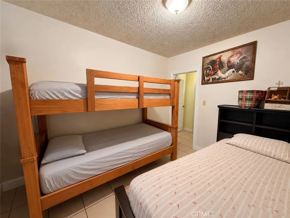 7833 Crocker Los Angeles, CA 90003