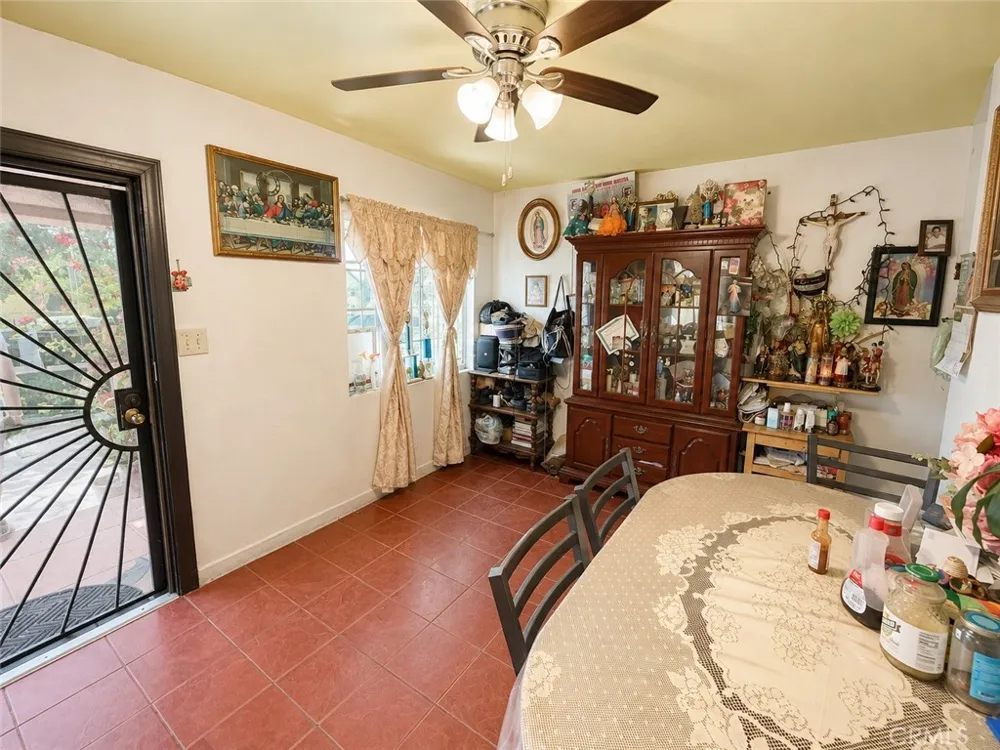 7833 Crocker Los Angeles, CA 90003