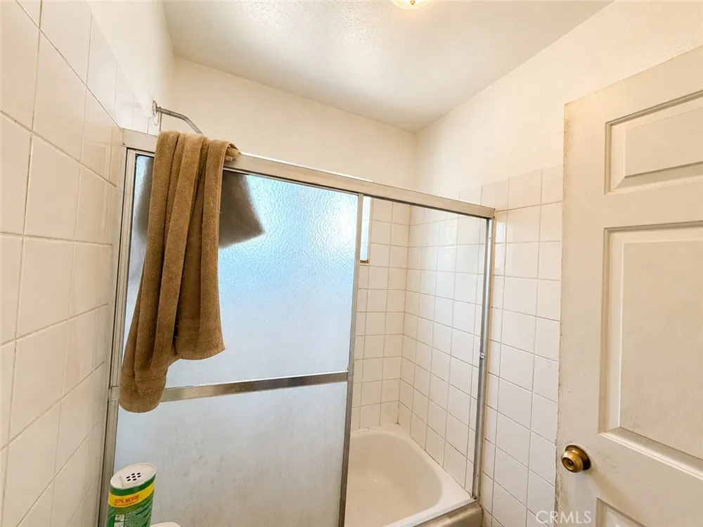 7833 Crocker Los Angeles, CA 90003