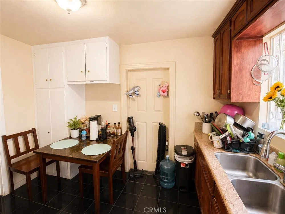 7833 Crocker Los Angeles, CA 90003