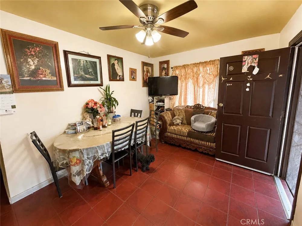 7833 Crocker Los Angeles, CA 90003