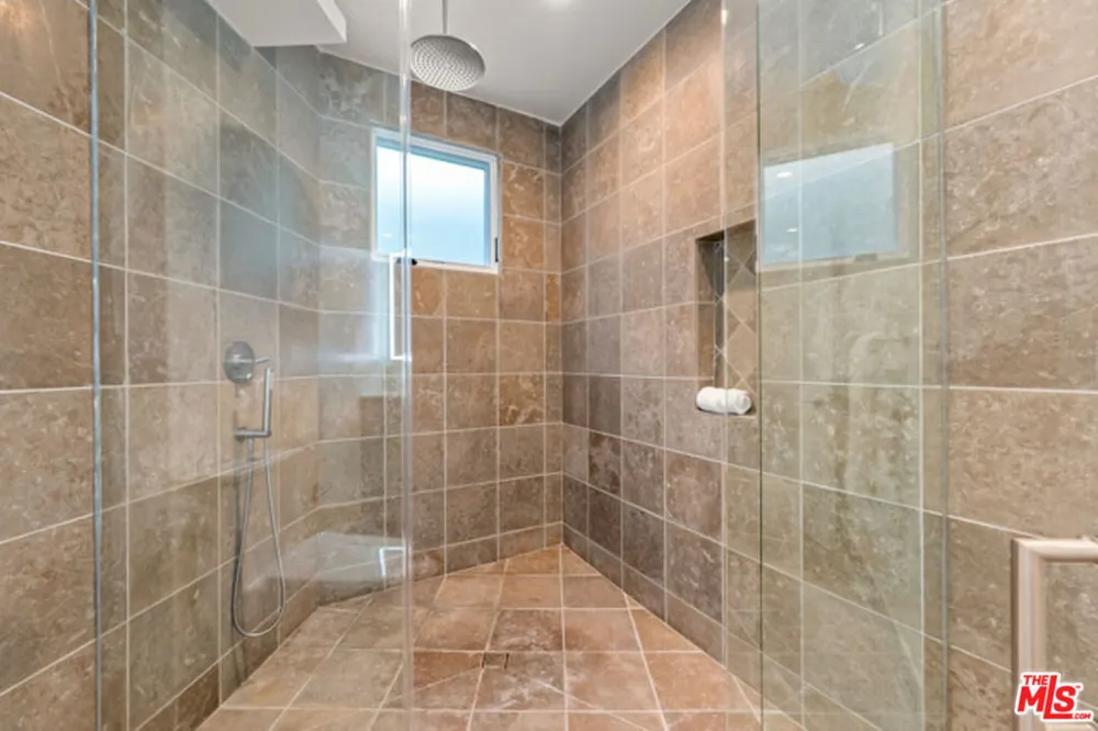 1825 Pandora Avenue #102 Los Angeles, CA 90025