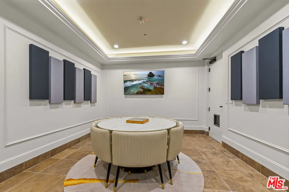 1825 Pandora Avenue #102 Los Angeles, CA 90025