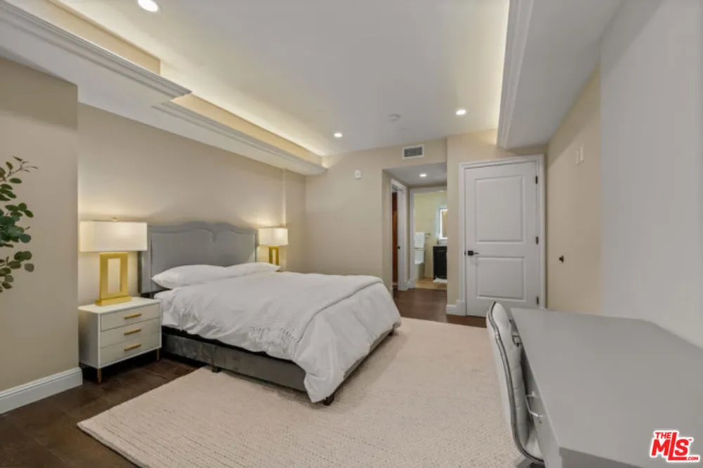 1825 Pandora Avenue #102 Los Angeles, CA 90025