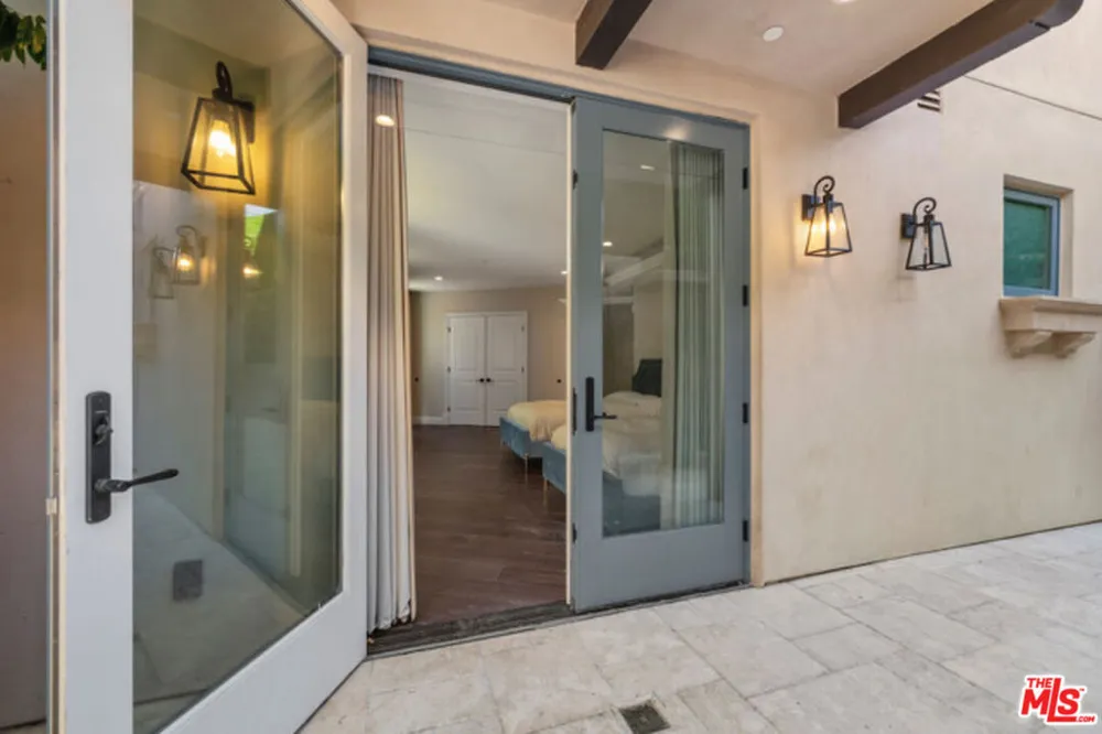 1825 Pandora Avenue #102 Los Angeles, CA 90025