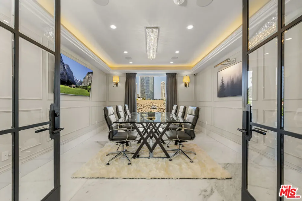 1825 Pandora Avenue #102 Los Angeles, CA 90025