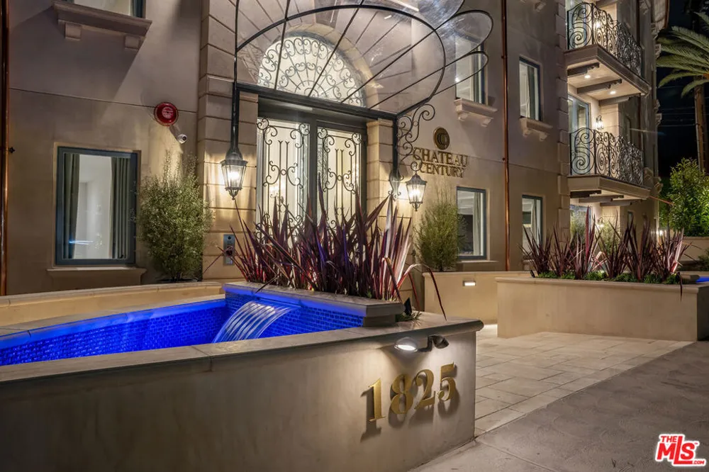 1825 Pandora Avenue #102 Los Angeles, CA 90025