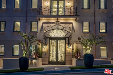1825 Pandora Avenue #102
