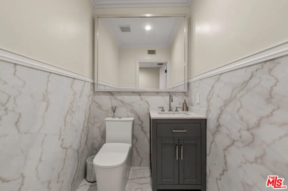 1825 Pandora Avenue #102 Los Angeles, CA 90025