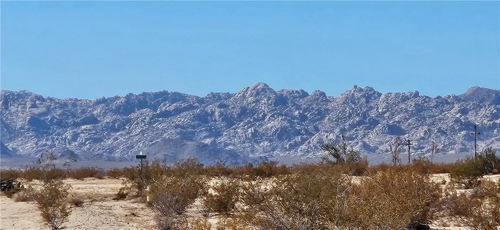 800 Breezy Lane 29 Palms, CA 92277