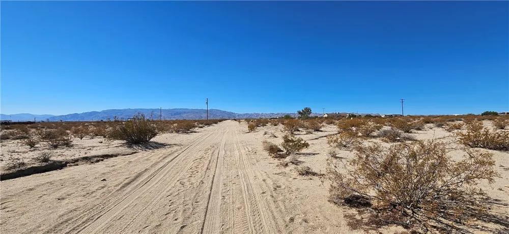 800 Breezy Lane 29 Palms, CA 92277