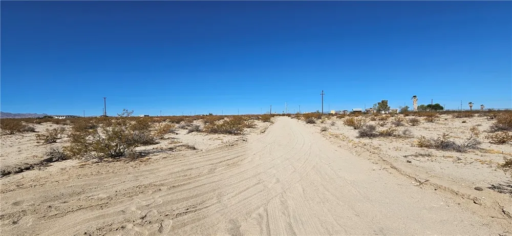 800 Breezy Lane 29 Palms, CA 92277