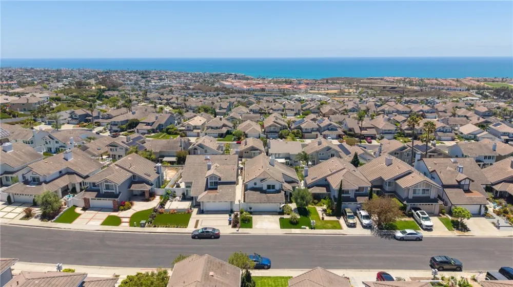 2121 Via Aguila San Clemente, CA 92673