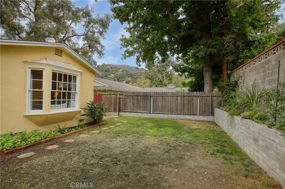 3213 Park Vista Drive Glendale, CA 91214
