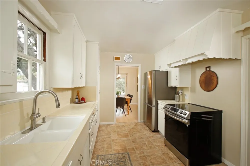 3213 Park Vista Drive Glendale, CA 91214