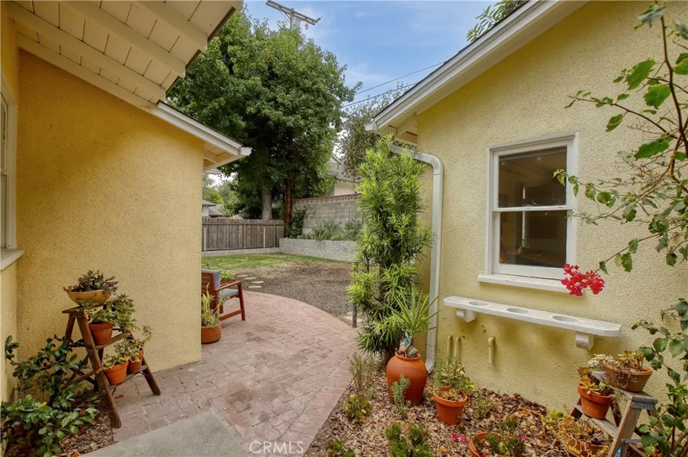 3213 Park Vista Drive Glendale, CA 91214