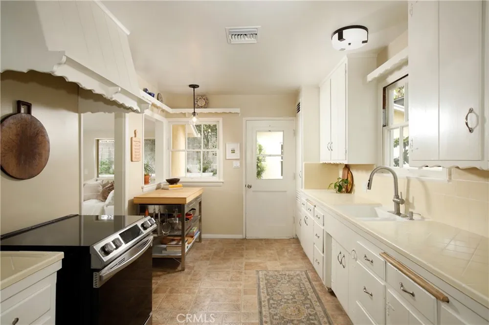 3213 Park Vista Drive Glendale, CA 91214