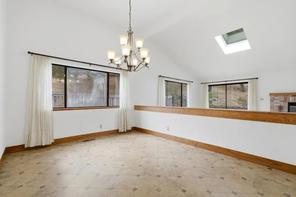 11 Biltmore Lane Menlo Park, CA 94025