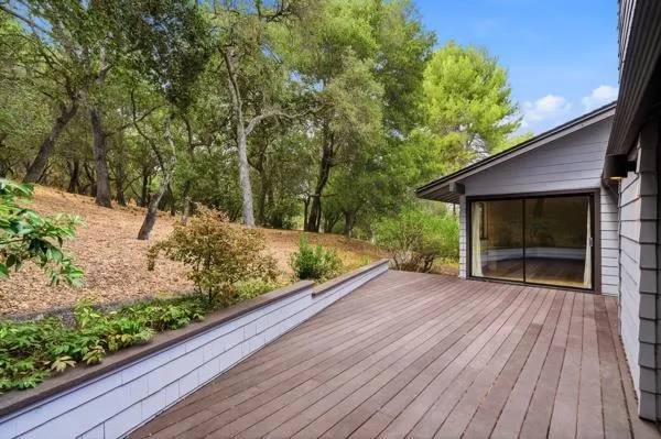 11 Biltmore Lane Menlo Park, CA 94025