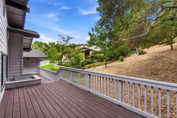 11 Biltmore Lane Menlo Park, CA 94025