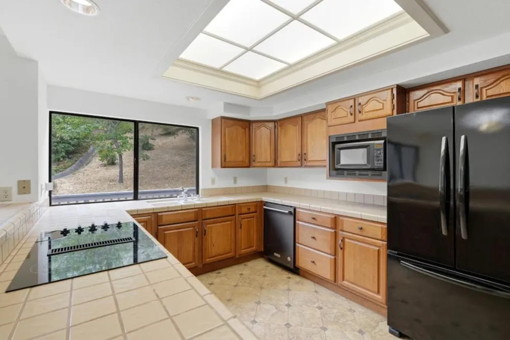 11 Biltmore Lane Menlo Park, CA 94025