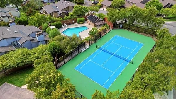 11 Biltmore Lane Menlo Park, CA 94025