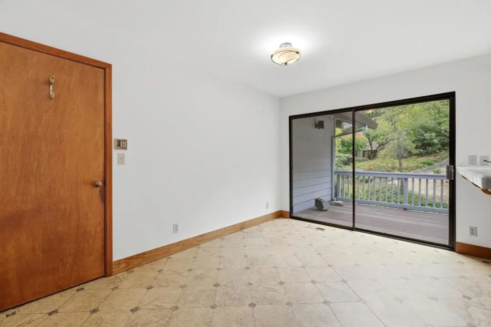 11 Biltmore Lane Menlo Park, CA 94025