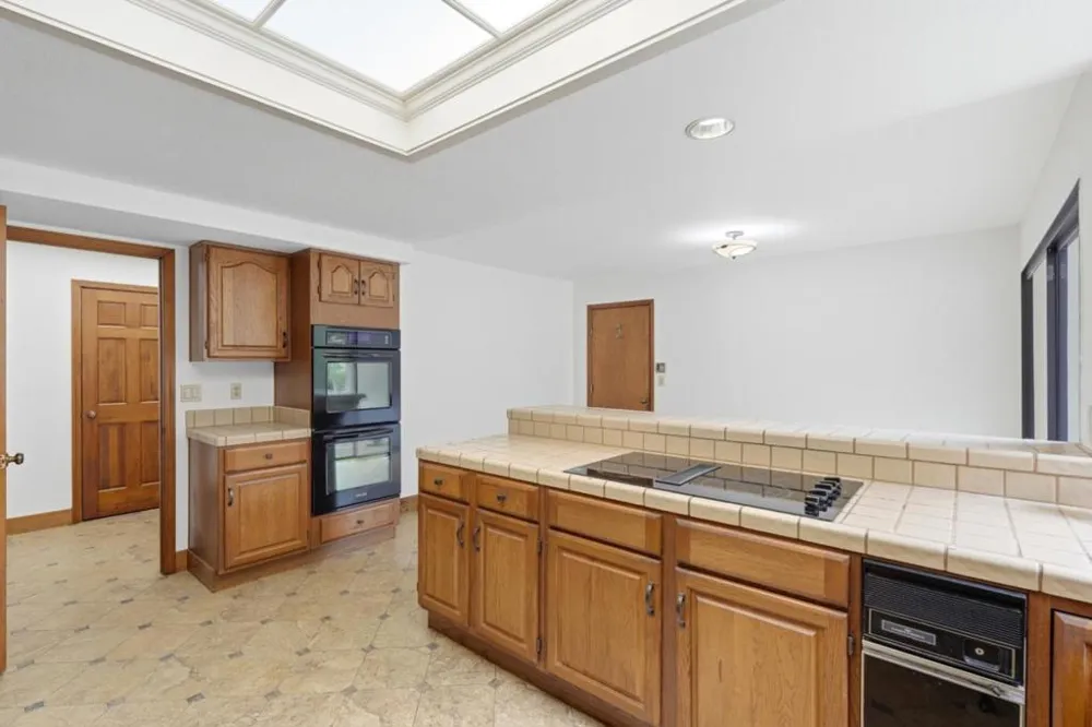 11 Biltmore Lane Menlo Park, CA 94025