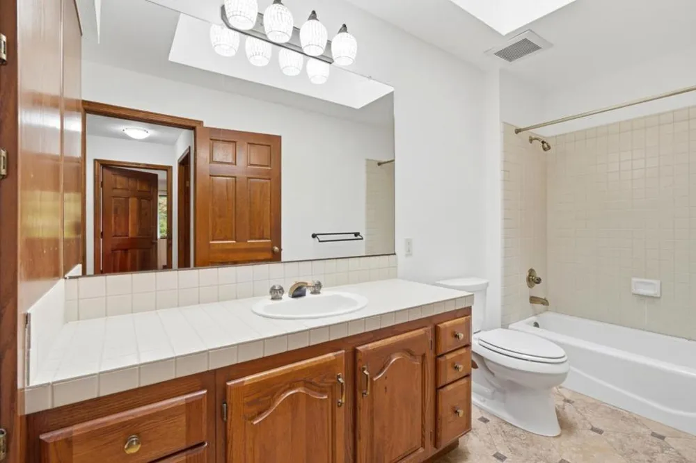 11 Biltmore Lane Menlo Park, CA 94025