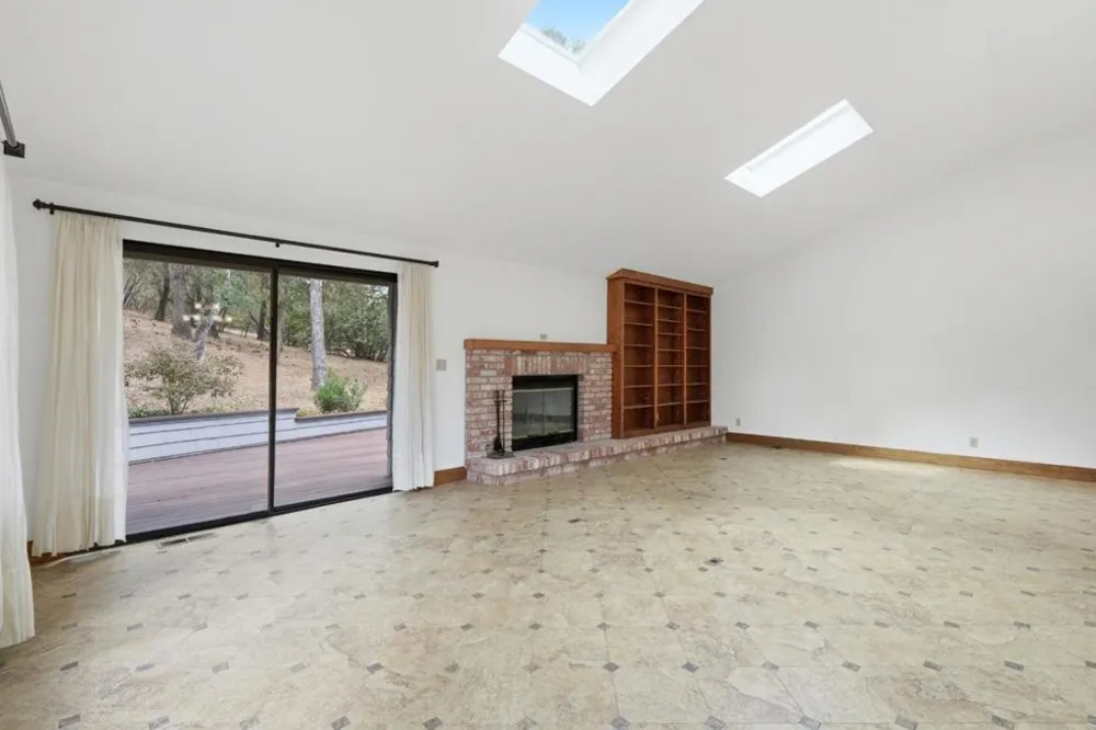 11 Biltmore Lane Menlo Park, CA 94025