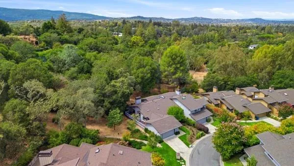 11 Biltmore Lane Menlo Park, CA 94025