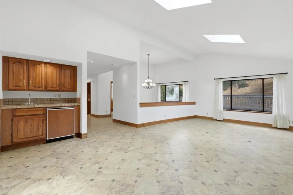 11 Biltmore Lane Menlo Park, CA 94025