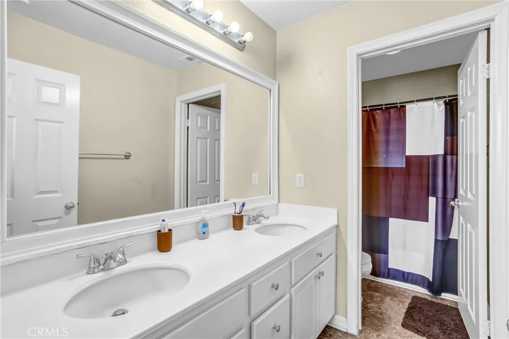 5559 Scharf Fontana, CA 92336