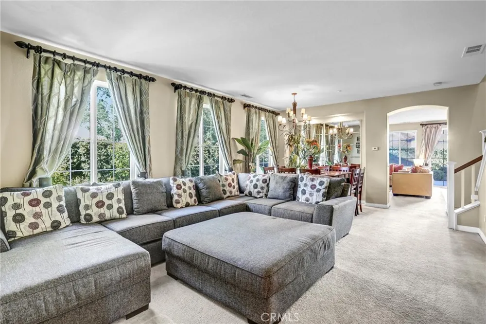 5559 Scharf Fontana, CA 92336