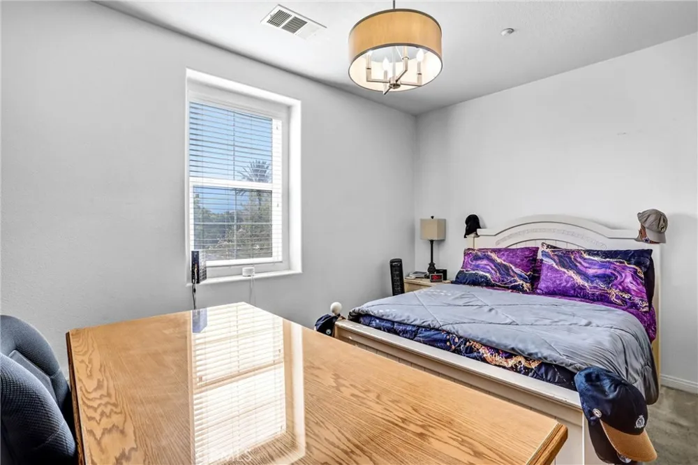 5559 Scharf Fontana, CA 92336