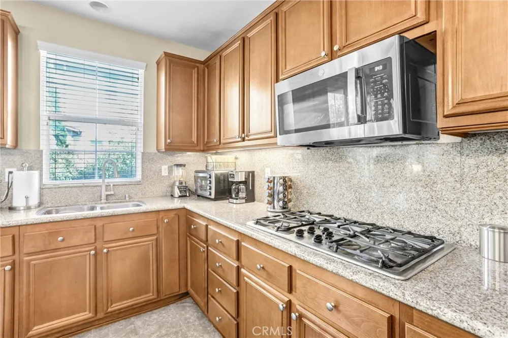 5559 Scharf Fontana, CA 92336