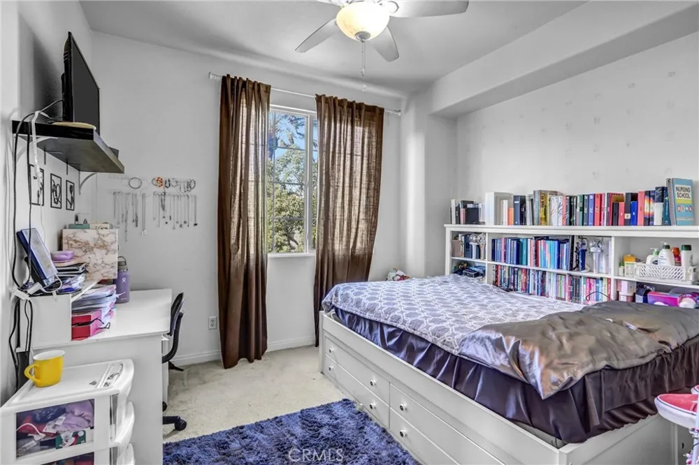 5559 Scharf Fontana, CA 92336