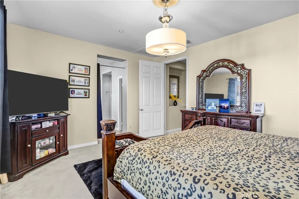 5559 Scharf Fontana, CA 92336