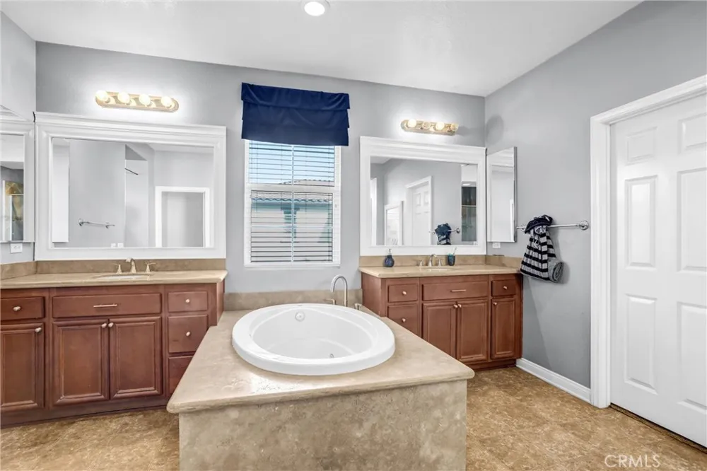 5559 Scharf Fontana, CA 92336