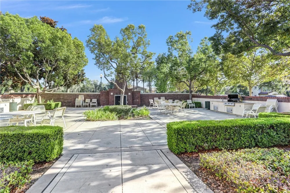 5559 Scharf Fontana, CA 92336