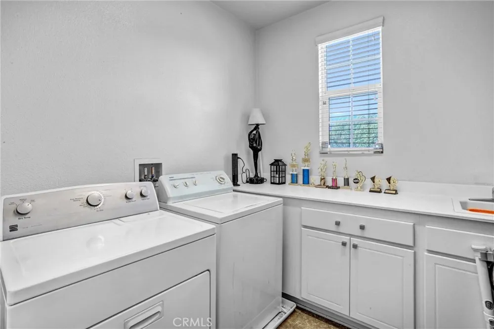 5559 Scharf Fontana, CA 92336