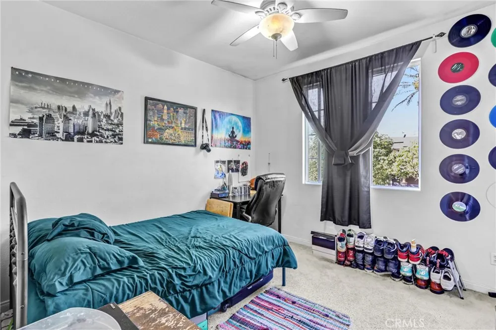 5559 Scharf Fontana, CA 92336