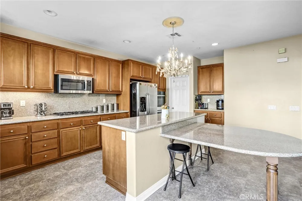 5559 Scharf Fontana, CA 92336