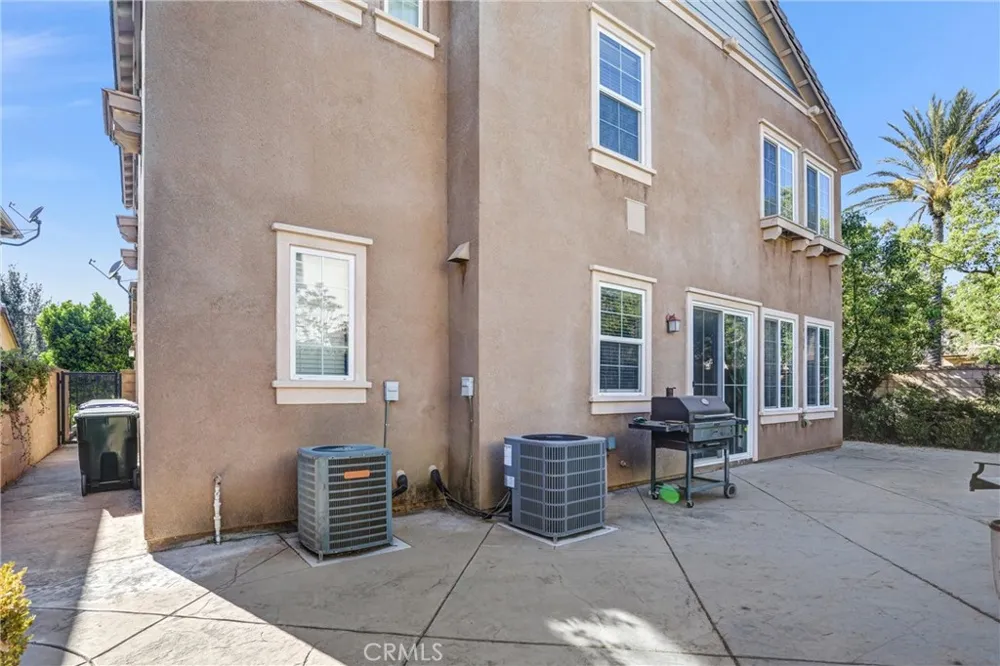 5559 Scharf Fontana, CA 92336