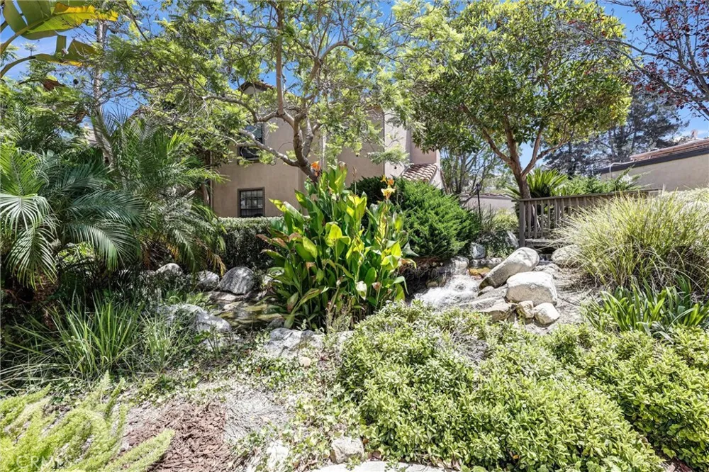 1042 Calle Del Cerro #203 San Clemente, CA 92672