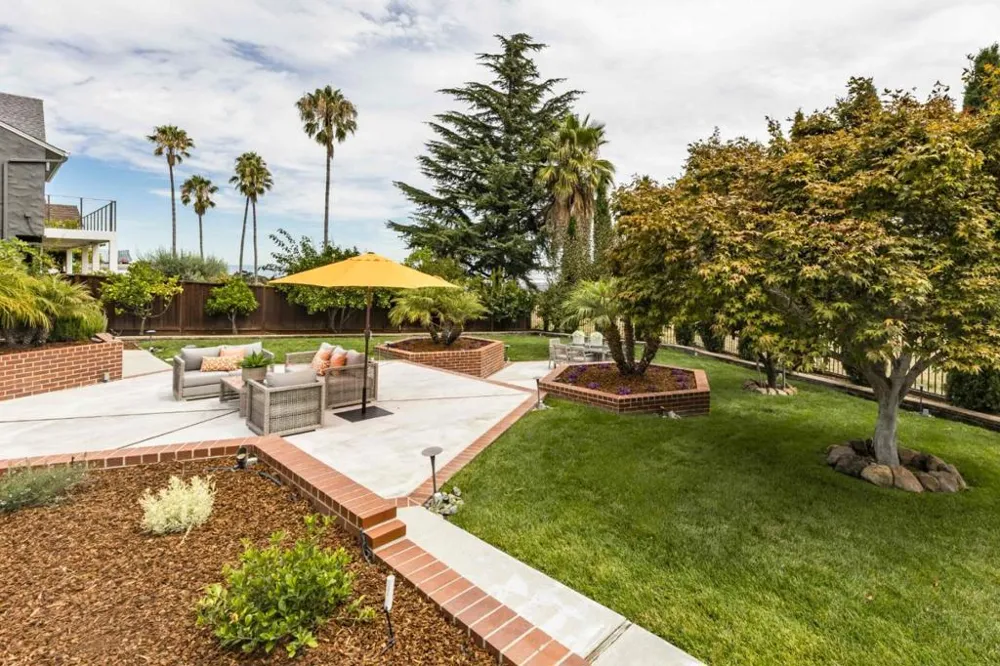 15 Woodleaf Avenue Redwood City, CA 94061