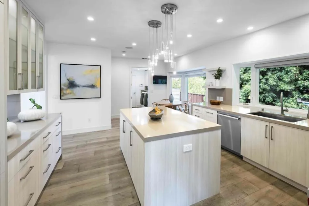 15 Woodleaf Avenue Redwood City, CA 94061