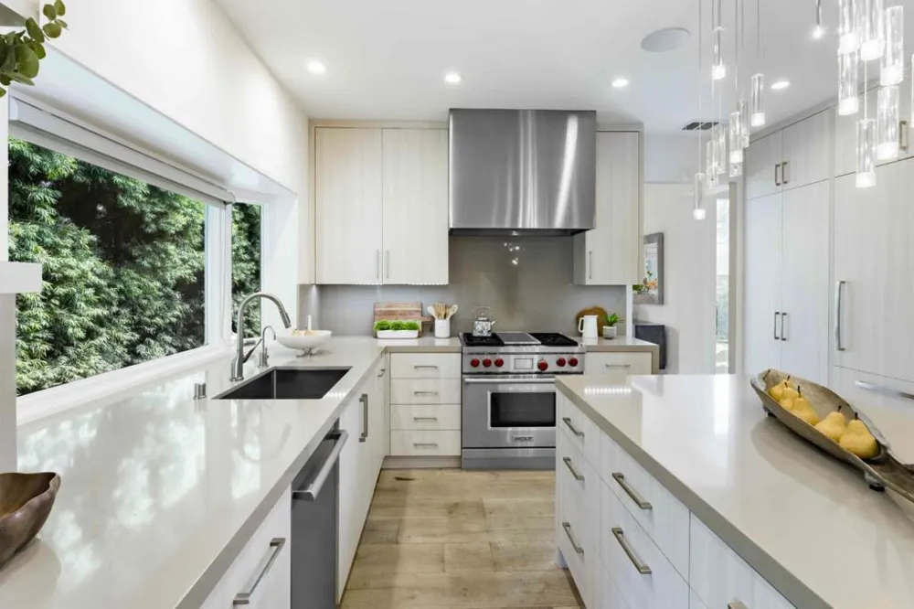 15 Woodleaf Avenue Redwood City, CA 94061