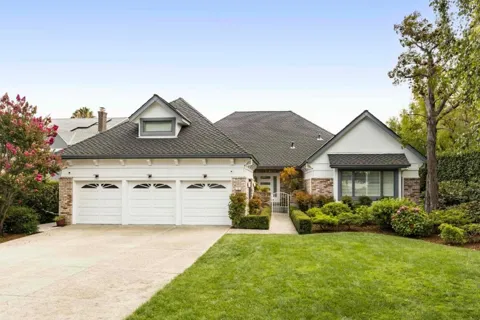 15 Woodleaf Avenue