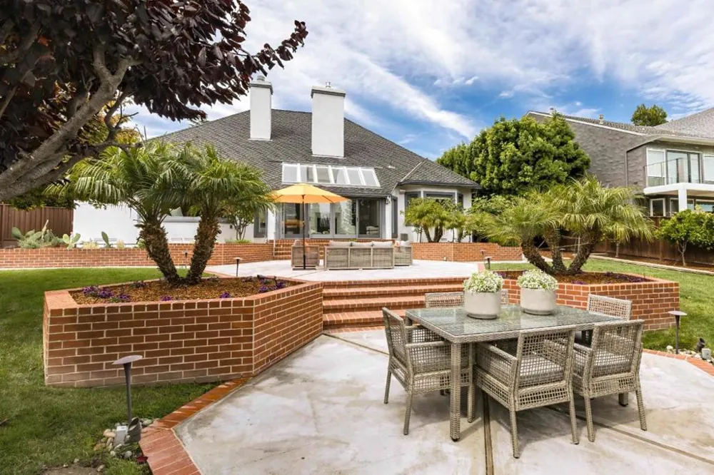 15 Woodleaf Avenue Redwood City, CA 94061